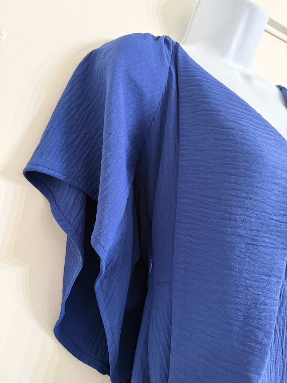 NWT Dokotoo Tie-Front Midi Dress in Navy Blue with Flutter Sleeves size M - Picture 8 of 10